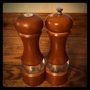 Olde Thompson Wood Salt Shaker And Pepper Mill